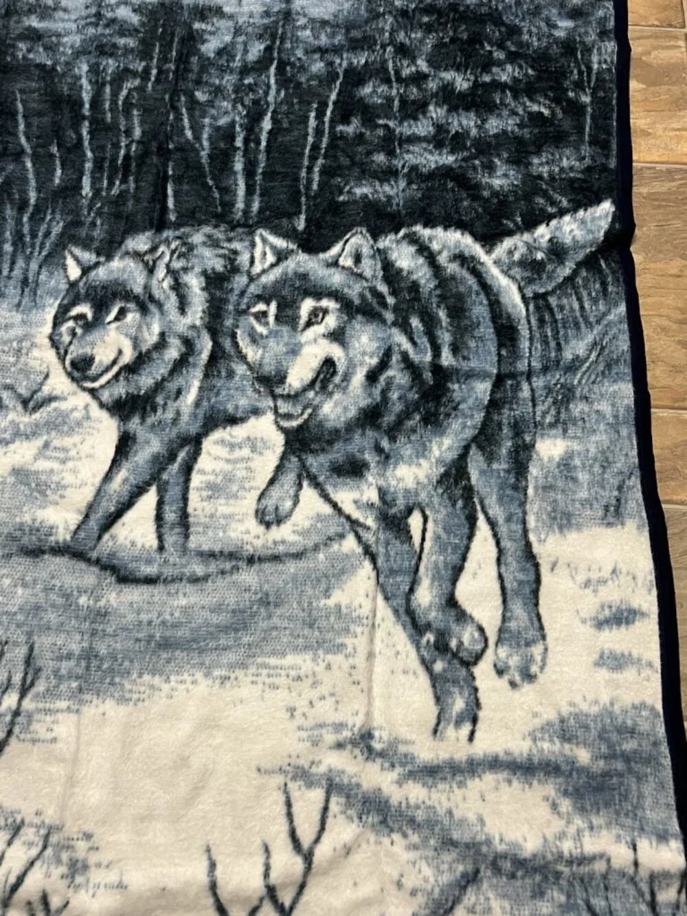 Biederlack Throw Blanket Wolves On Move USA 60x80” Wolf Pack Blue Black Cover
